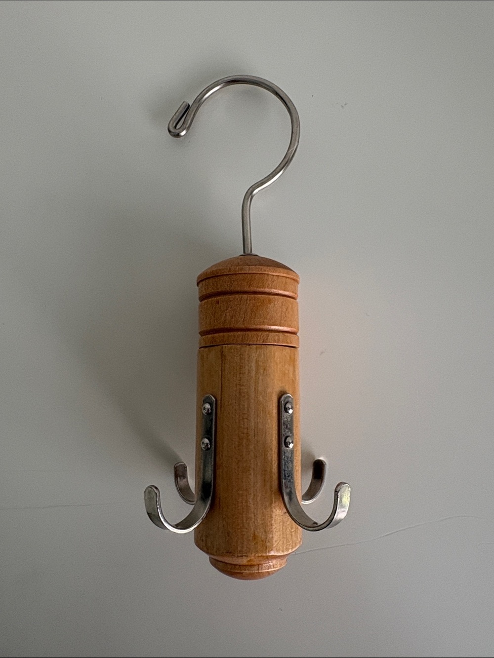 William Sonoma Rotating Wooden Accessory Hanger / Holder
